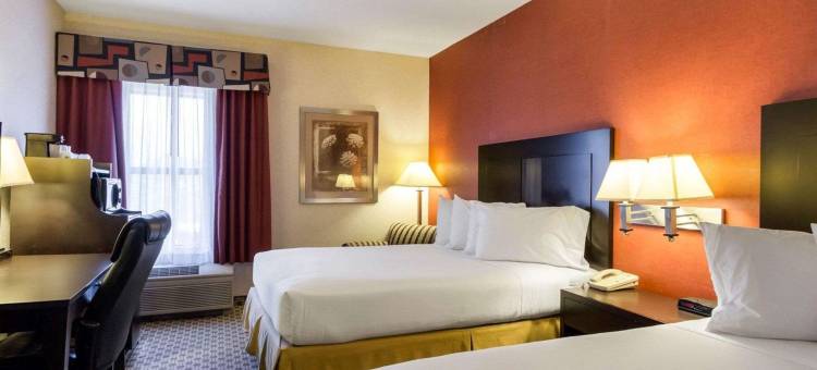 品质酒店及套房橡木村 - 克利夫兰南(Quality Inn & Suites Oakwood Village - Cleveland South)图片