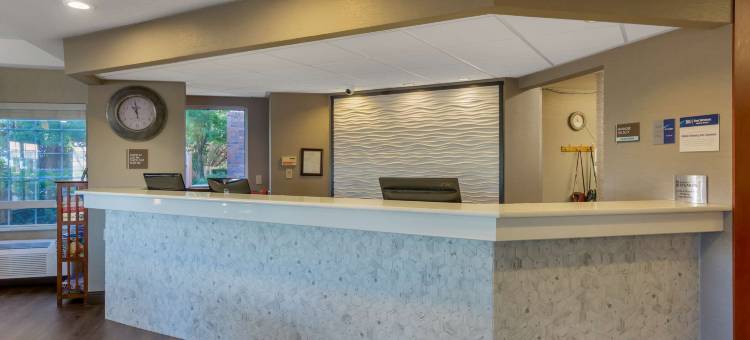 奇黑利斯公园贝斯特韦斯特优质套房酒店(Best Western Plus Park Place Inn  Suites)图片