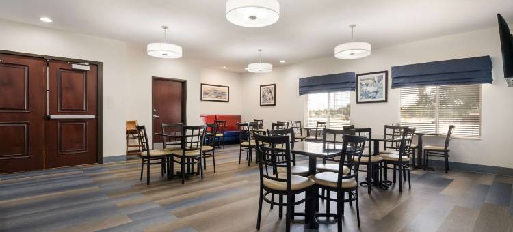 科菲维尔中央商务区贝斯特韦斯特套房酒店(Best Western Coffeyville Central Business District Inn and Suites)图片