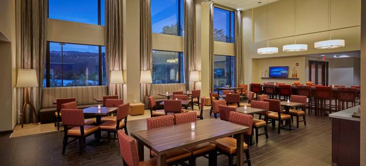 胡德里弗欢朋套房酒店(Hampton Inn &  Suites Hood River)图片