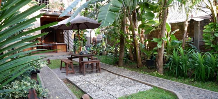 梅纳拉库杜斯附近的红多兹·西亚里亚(RedDoorz Syariah Near Menara Kudus)图片