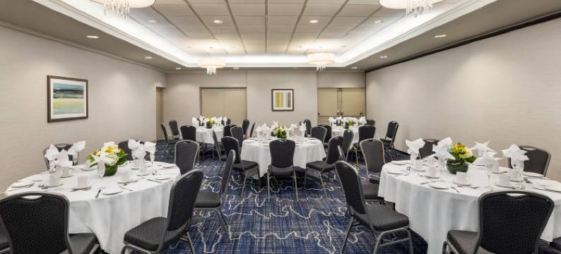 Holiday Inn Express 温哥华铁道镇(伯纳比)(Holiday Inn Express VANCOUVER-METROTOWN (BURNABY) by IHG)图片