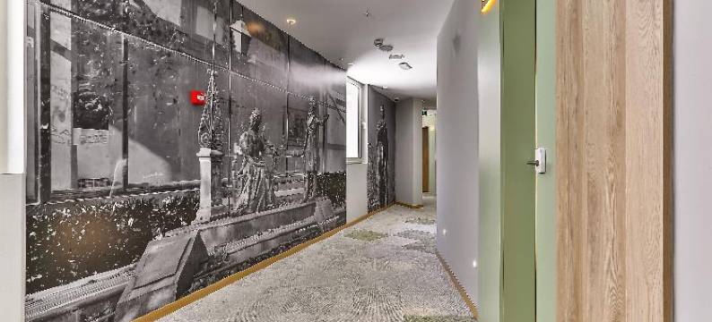 Carine Hotel Centar图片