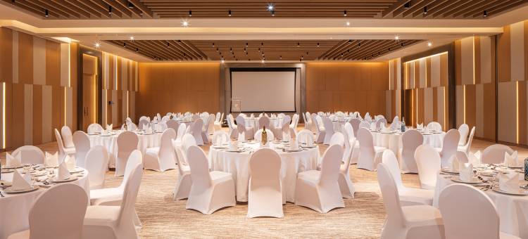 迪拜科学园假日酒店及套房(Holiday Inn & Suites Dubai Science Park)图片