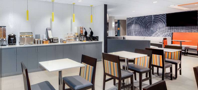 林伍德拉昆塔温德姆酒店(La Quinta Inn by Wyndham Lynnwood)图片