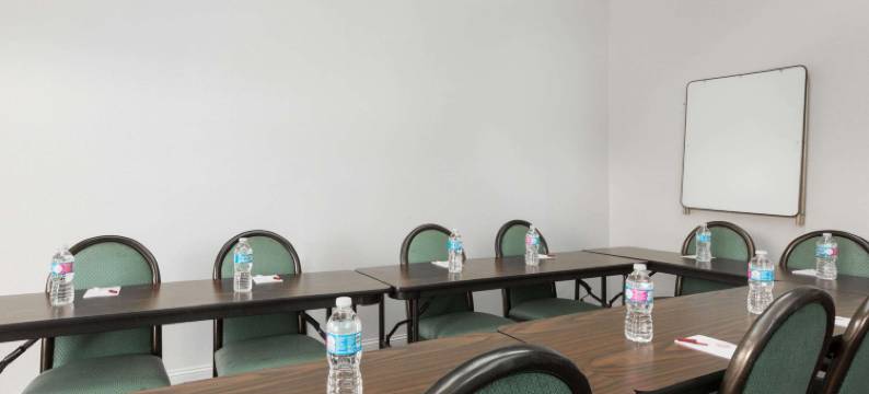 佩勒姆华美达酒店(Ramada by Wyndham Pelham)图片