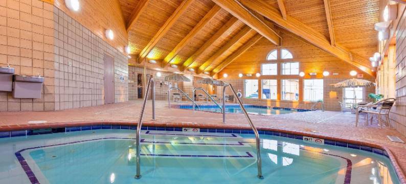 蒙茅斯美吟温德姆酒店(AmericInn by Wyndham Monmouth)图片