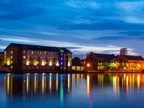 Holiday Inn Express 加的夫湾