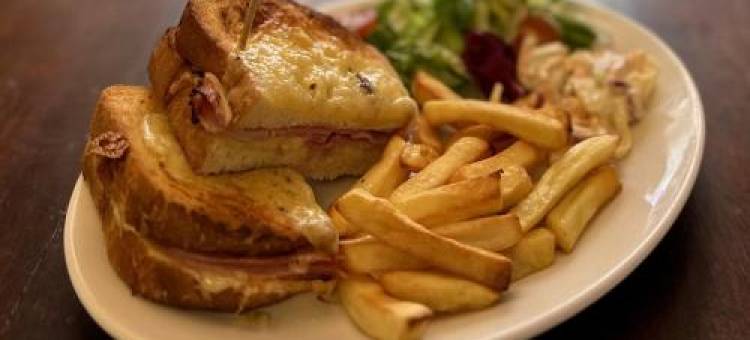 蓝野猪酒店(Blue Boar Hotel)图片