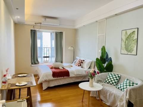 叶初民宿(岭东路分店)