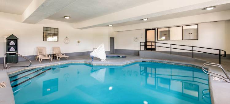 盖洛普 I-40 出口 20 号凯艺套房酒店(Quality Inn & Suites Gallup I-40 Exit 20)图片