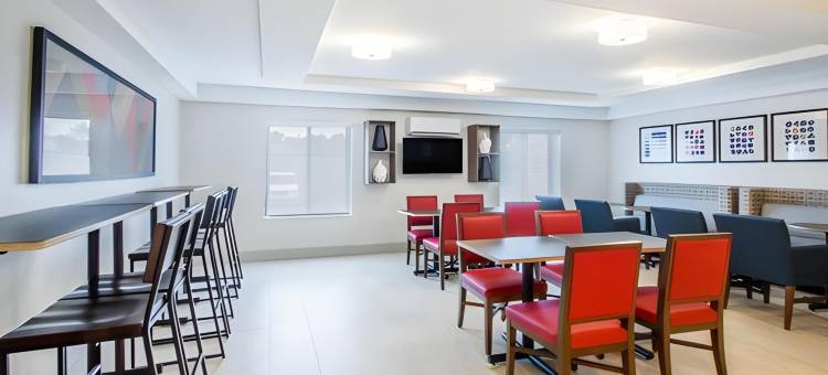 奥尔巴尼·沃尔夫路智选假日套房酒店(Holiday Inn Express & Suites ALBANY AIRPORT - WOLF ROAD by IHG)图片