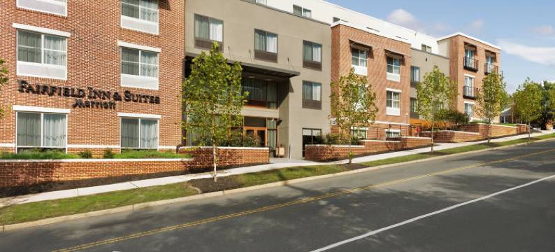 夏洛茨维尔市区-大学区万枫套房酒店(Fairfield Inn & Suites Charlottesville Downtown/University Area)图片
