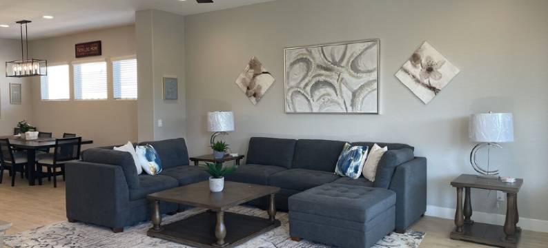 Absolutely Stunning New Home in Litchfield Park, Close to Verrado Area!!!图片