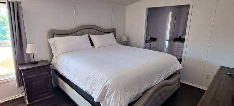 Serene Escape Villa: Pool, Hot Tubs, Games, Sauna, & Steam Room & much more fun!图片