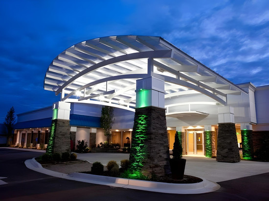 Holiday Inn 盛大避风港，春天湖