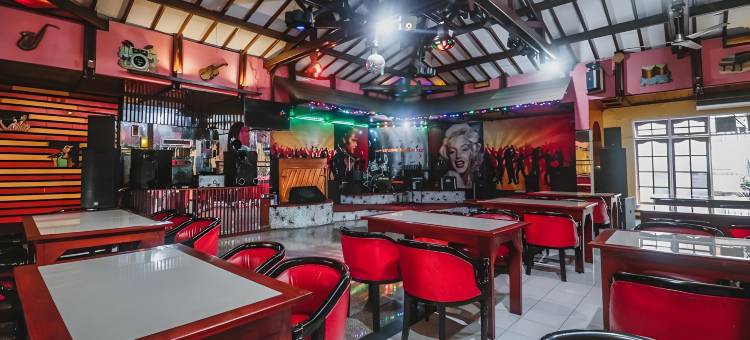 RedDoorz Plus at Neo Asri Hotel Megamendung Puncak Bogor图片