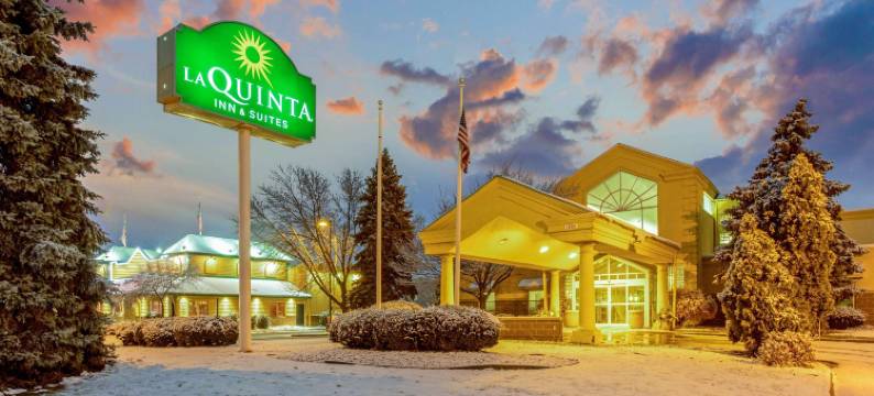 阿普尔顿学院大道拉昆塔温德姆套房酒店(La Quinta Inn & Suites by Wyndham Appleton College Avenue)图片