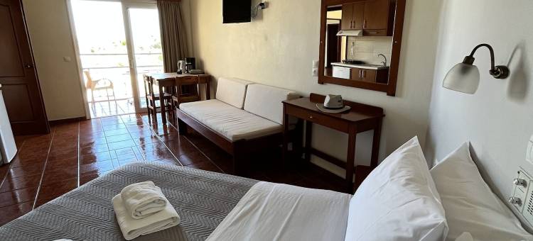 伊奥克斯公寓式酒店(Iolkos Hotel Apartments)图片