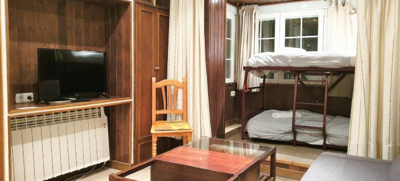 托多西亚拉内华达巴哈区 - 缆车旁(Todosierranevada Zona Baja - Montblanc Vistas A la Montana - Junto a Los Telecabinas)图片