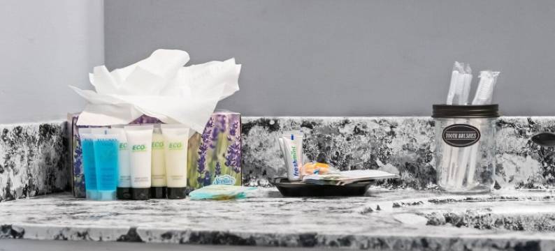 Private Entrance, Fenced Backyard and Large Kitchen - Charming Retreat图片