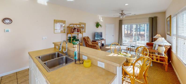 Away on Avian - Unit #3406A图片