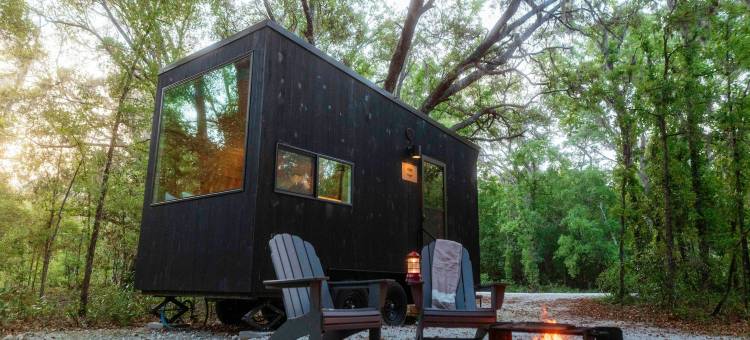斯塔夫德岩的明信片小屋，万豪旅享家户外系列(Postcard Cabins Starved Rock)图片
