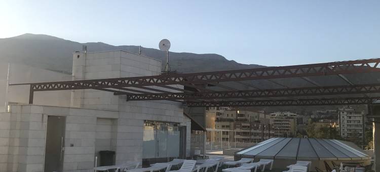 德罗拉套房酒店(Delora Hotel and Suites)图片