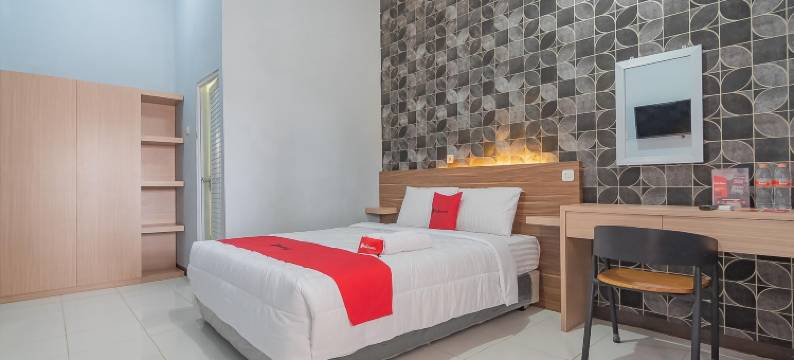 红多兹酒店-近加鲁特广场(RedDoorz Near Alun-Alun Garut)图片