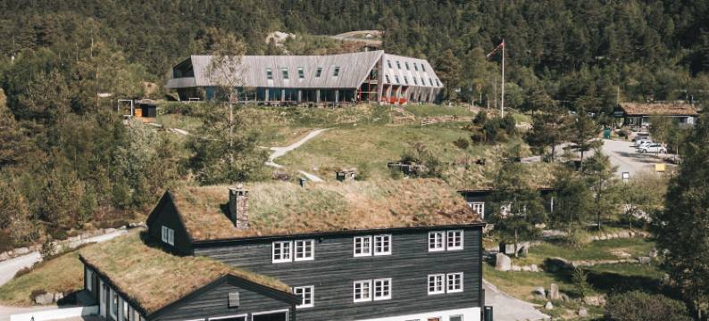 普雷克斯托伦基地营(Preikestolen Hotel & BaseCamp)图片