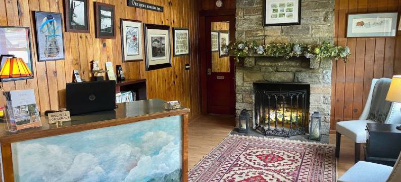 芒廷奈尔旅店及木屋(Mountainaire Inn and Log Cabins)图片