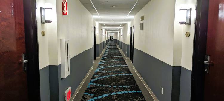 公平桥旅馆和套房 加拿大(FairBridge Inn & Suites Canadian)图片