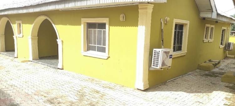 阿贝奥库塔两卧室房屋，可容纳4人，带免费停车(Abeokuta 2-Bed House Sleeps 4 with Free Parking)图片