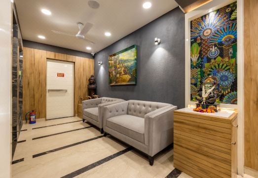 RR Residency Hotel Overview