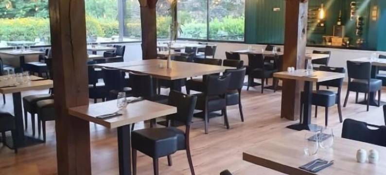 迪内尤乡村酒店(Les Dineux Village)图片