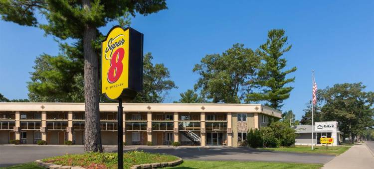 特拉弗斯城温德姆速8酒店(Super 8 by Wyndham Traverse City)图片