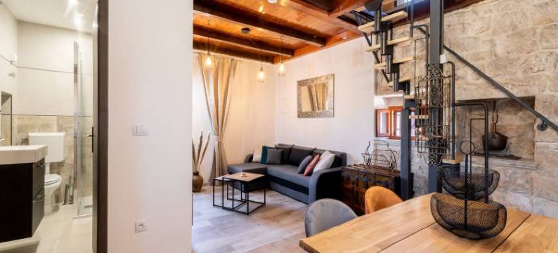 Stone House Prapatna-Two Bedroom Holiday Home with Swimming Pool图片