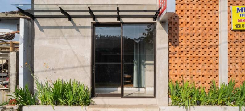 红多兹酒店-近维萨塔帕里本多拉旺(RedDoorz Near Wisata Paribendo Lawang)图片