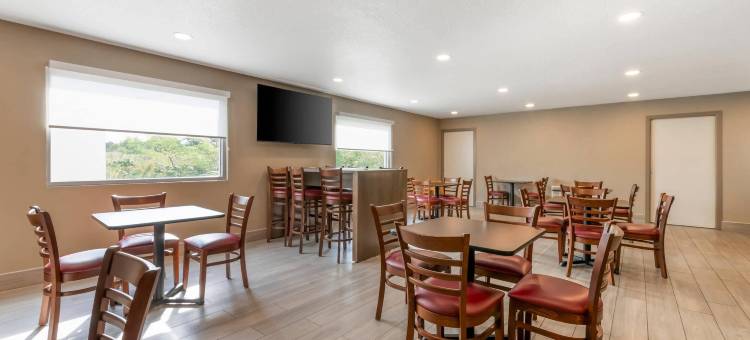 2024年新装修的德尔顿湖-威斯康星戴尔舒眠旅馆和套房(Sleep Inn & Suites)图片