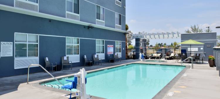 罗马琳达智选假日套房酒店(Holiday Inn Express & Suites Loma Linda- San Bernardino S)图片