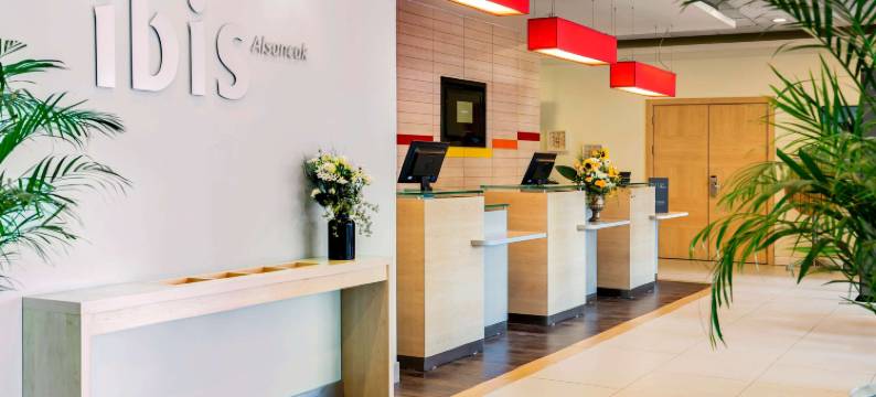 宜必思伊兹密尔阿尔山萨克酒店(Ibis Izmir Alsancak)图片