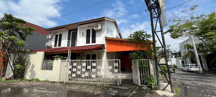 Spot on Homestay 格里亚苏纳蒂民宿(Spot on Homestay Griya Sunarti)图片