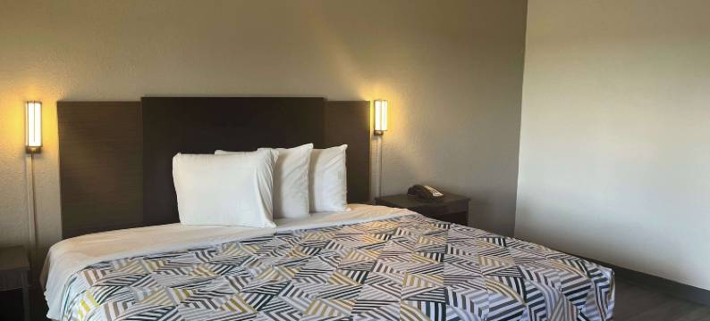 达拉斯莱克杰克逊 6 号公寓(Studio 6 Lake Jackson, TX)图片