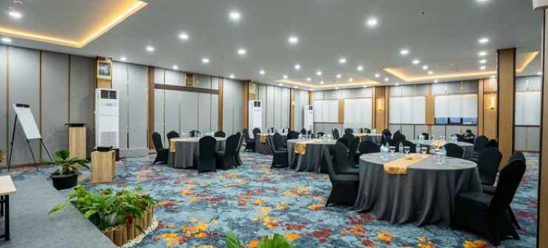 Front One Boutique 阿德里亚博约拉利(Front One Boutique Adria Boyolali)图片