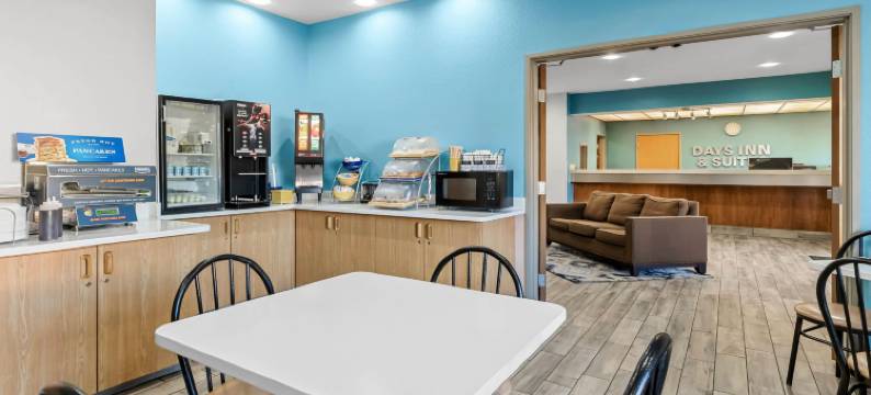 城堡石温德姆戴斯套房酒店(Days Inn & Suites by Wyndham Castle Rock)图片