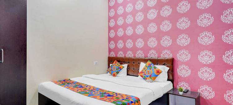 位于扬基纳加尔的15卧室公寓-12平方米|带1个独立浴室(FabHotel Chandra Dreams - 600m from Banaras Railway Station)图片