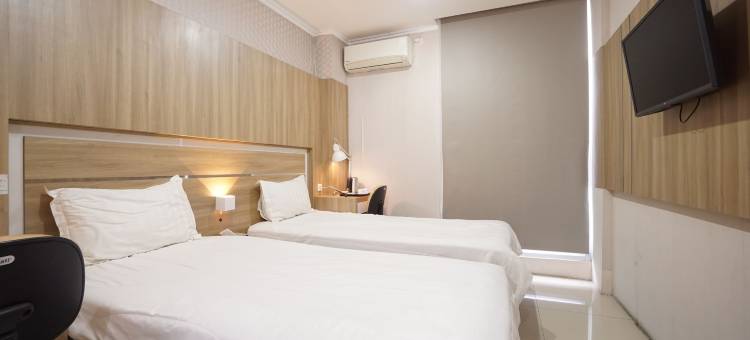达玛库龙橡树镇屋酒店(Townhouse Oak Hotel Damar Kurung)图片