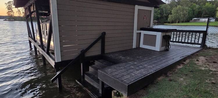 Fishing & Fun!FamiLee Lakehouse Retreat DogFriendly w-HotTub & BoatDock图片