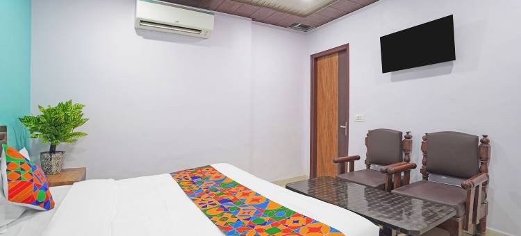 FabHotel Shri Rawat Kunj - 距离班克比哈里庙150米(Fabhotel Shri Rawat Kunj - 150m from Banke Bihari Temple)图片