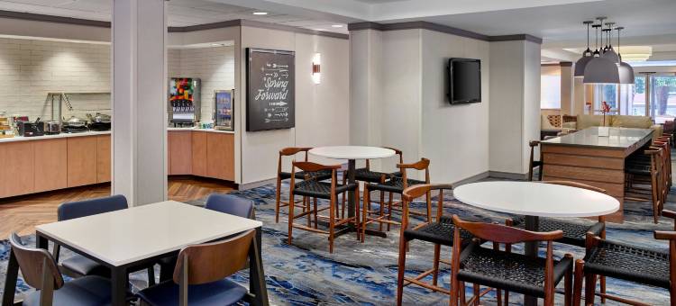 沃纳罗宾斯万枫套房酒店(Fairfield Inn & Suites Warner Robins)图片